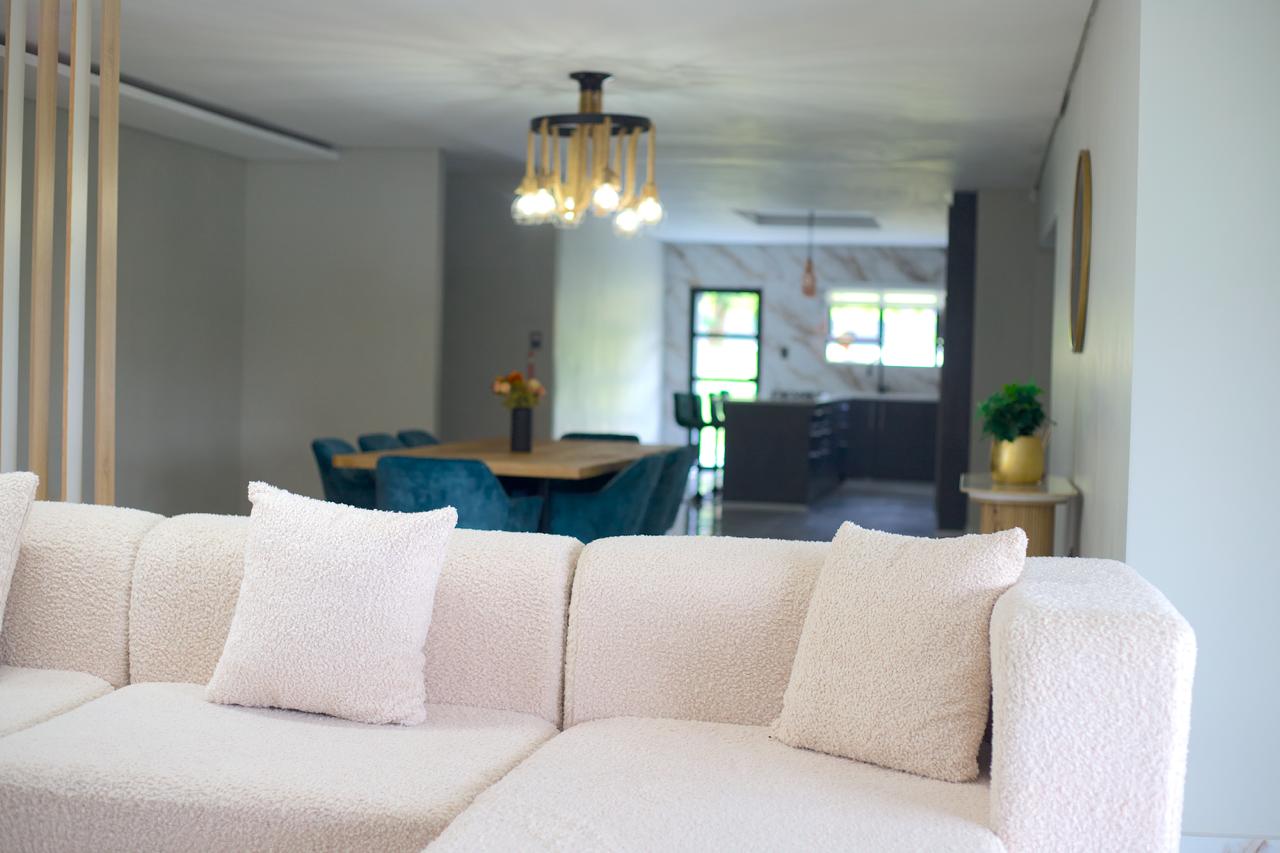 5 Bedroom Villa — Siyabonga Boutique Lodge